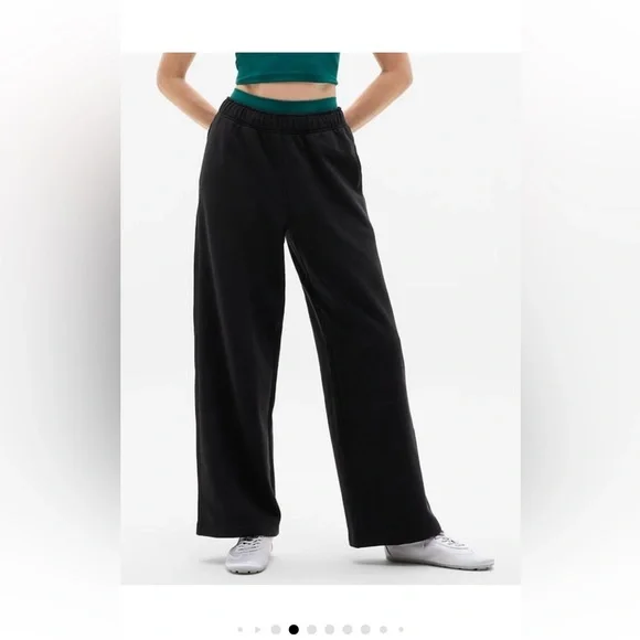 Athleta forever fleece wide leg pant. new. Size medium tall Black nwt #767937 - Picture 2 of 8